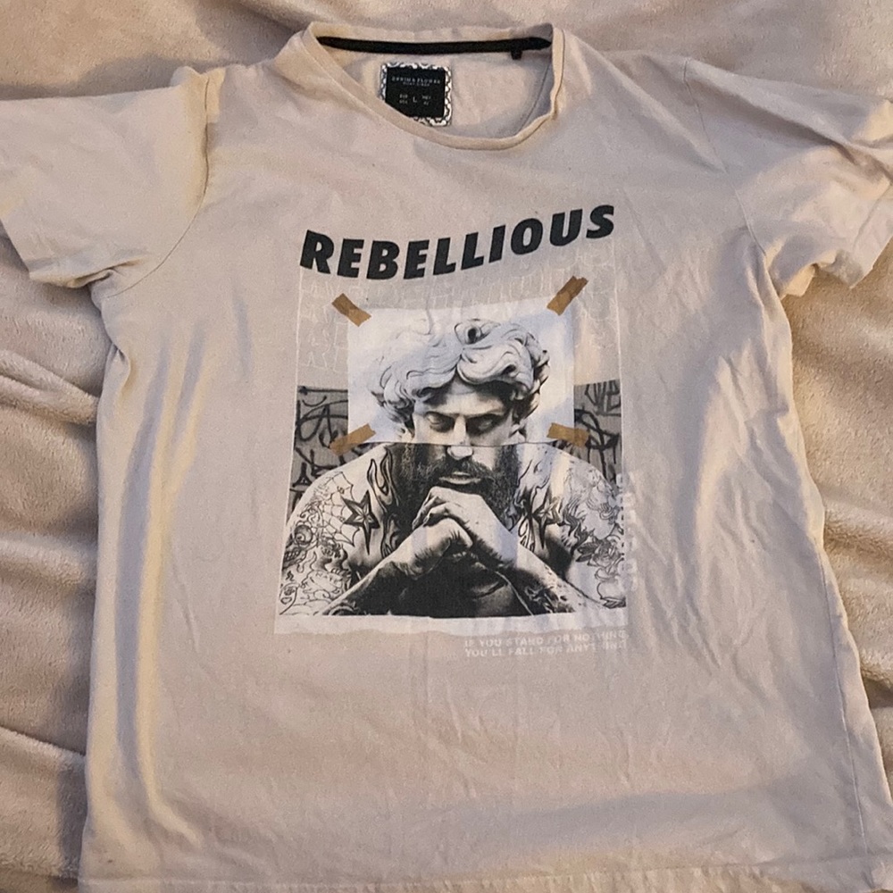 Cream color rebellious tee-shirt